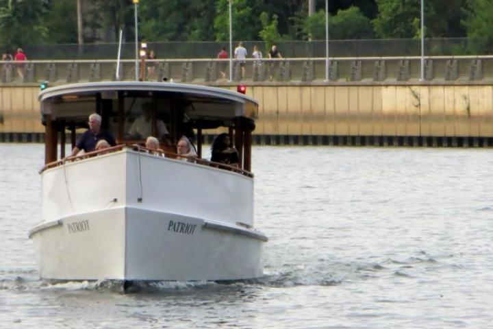 a small boat in a body of water